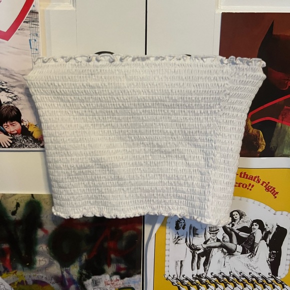 Hollister cropped white ruffled stretchy tube top size small - Picture 2 of 2